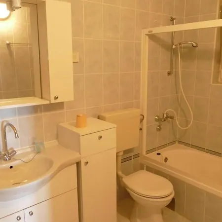 Appartamento By The Sea Barbat, Rab - 22564 Rab Town